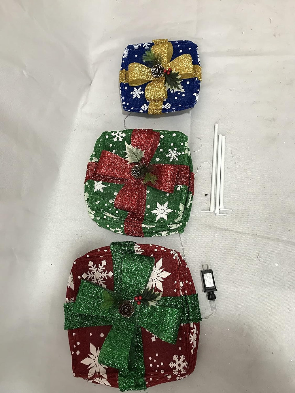 Set of 3 Christmas Lighting Shrink Gift Boxes with Waterproof Plug in Power Supply (Snowflake) Pack of 2 P44919