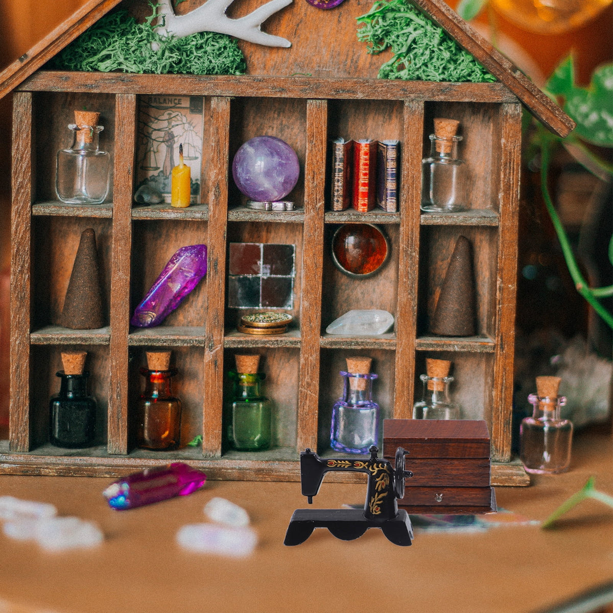 Miniature Dollhouse Sewing Machine Wood P852635