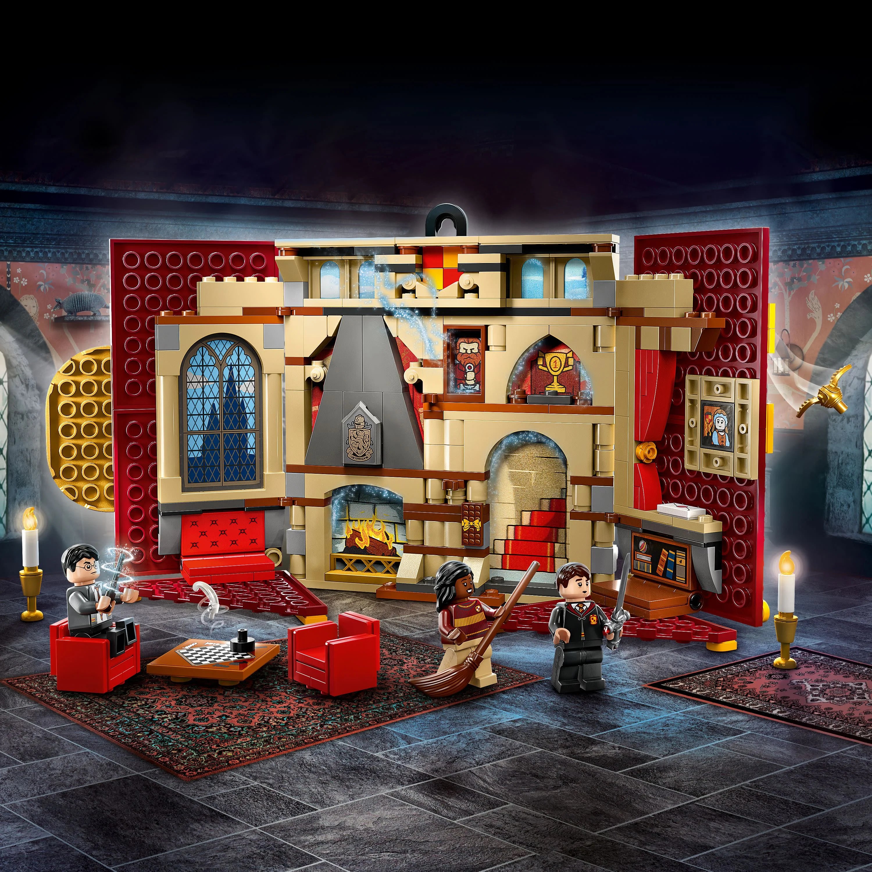 LEGO Harry Potter Gryffindor House Banner Set 76409 with 3 Minifigures P987138
