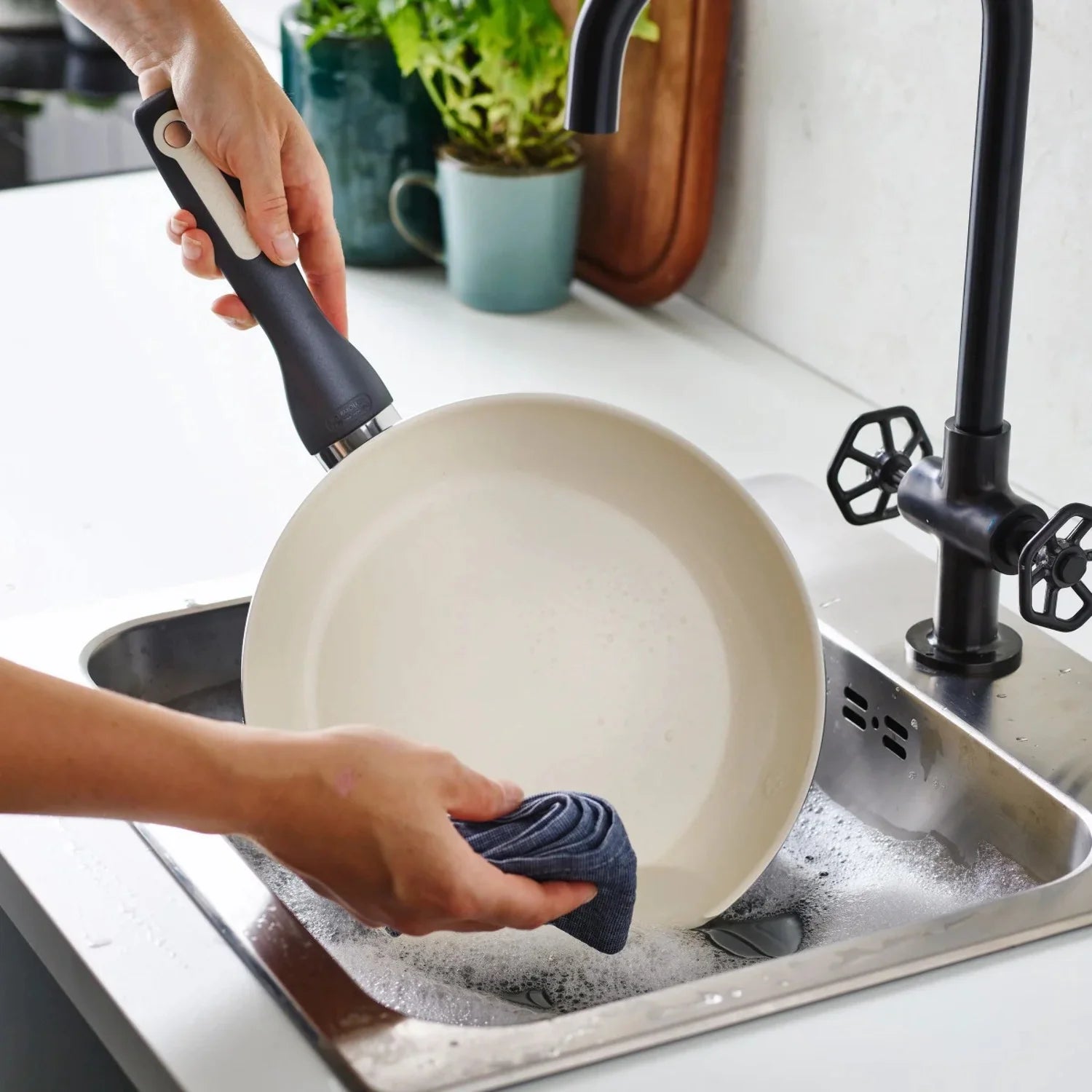 Black Ceramic Nonstick 7", 9.5" and 11" Frypan Set Y807