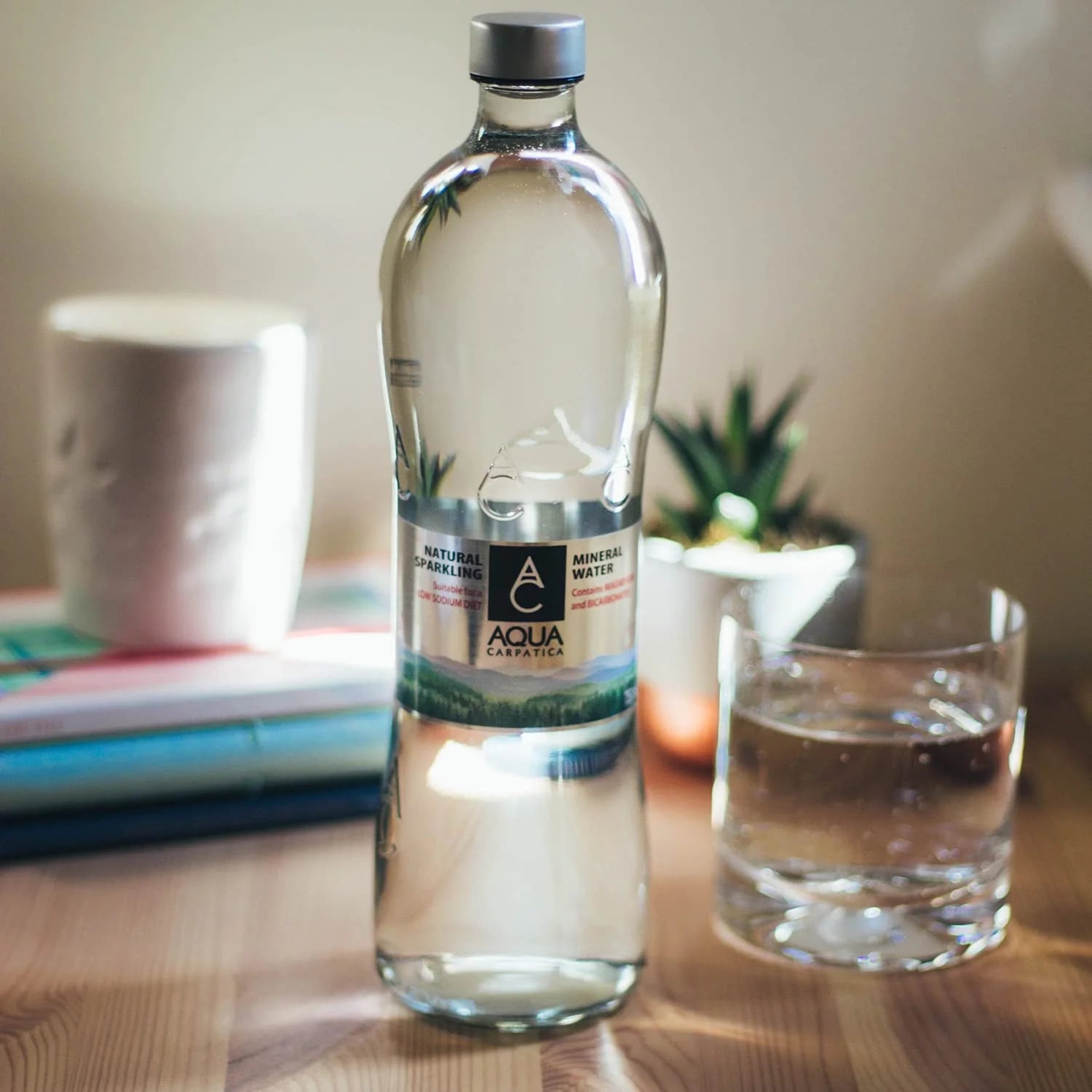 750 ml / 25.36 oz. (12 Pack) Natural Sparkling Mineral Spring Water in Glass Bottles B7168