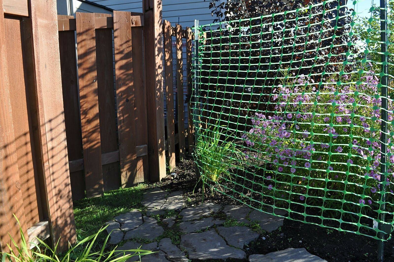 Green 4-Foot by 100-Foot Fence Y407