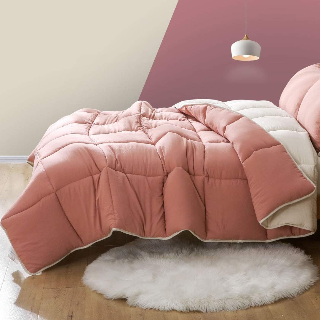 Reversible Down Alternative Comforter Set with Shams G35966